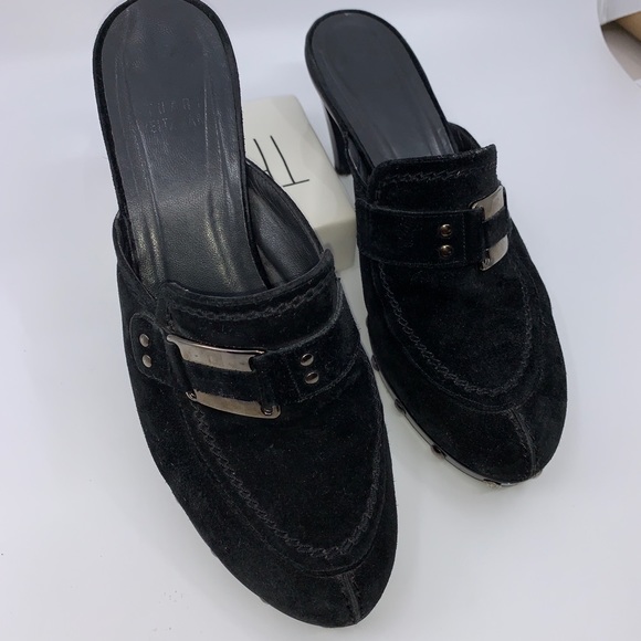 Stuart Weitzmnn suede - Picture 4 of 8